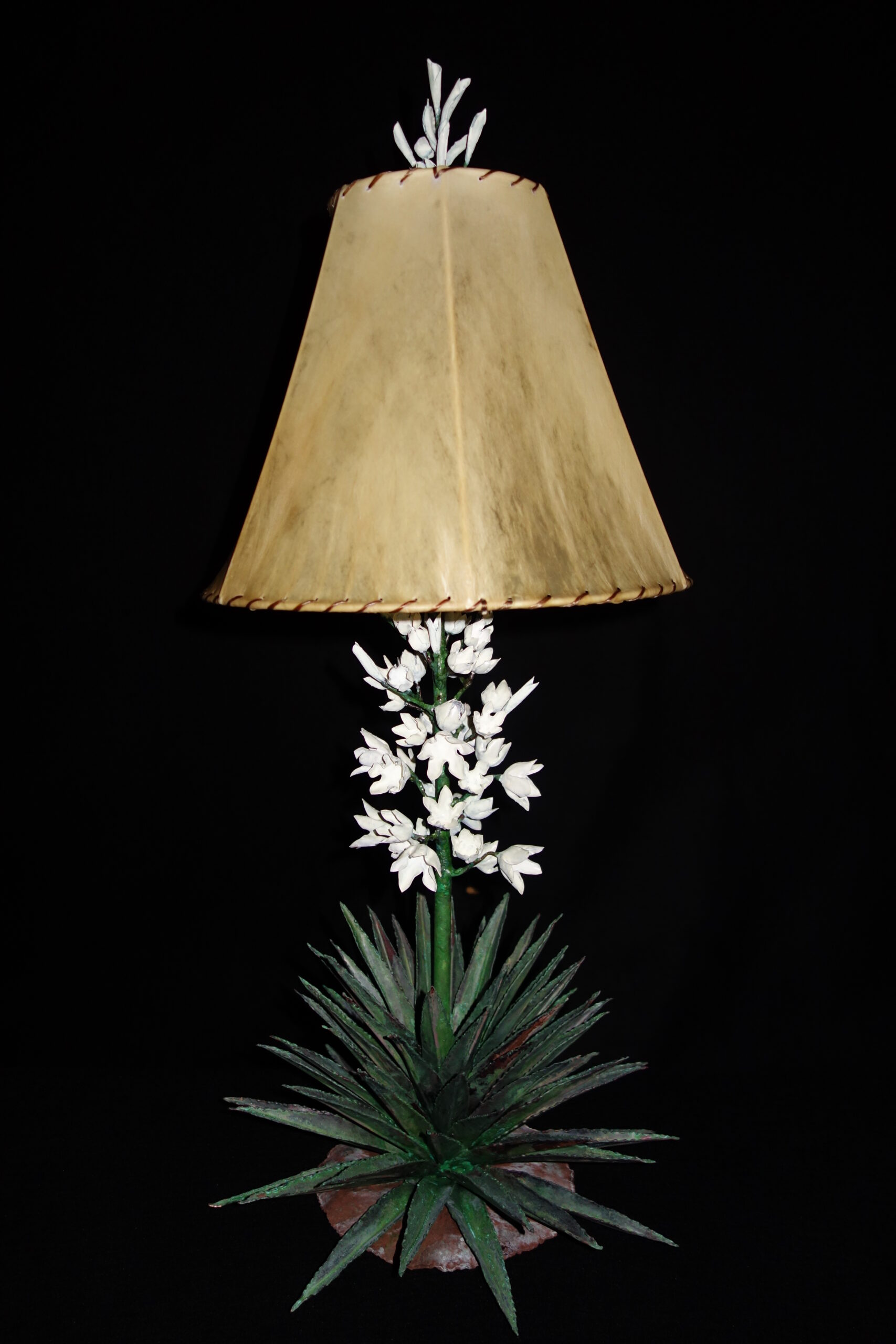 Yucca Lamp Wh Blm Small